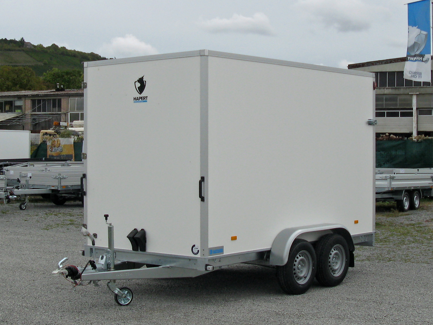 Hapert Sapphire L-2 - 350 x 180 x 210 - Kofferanhänger - 2700 kg Hapert Sapphire L-2 - 350 x 180 x 210 - Kofferanhänger - 2700 kg – Image 1