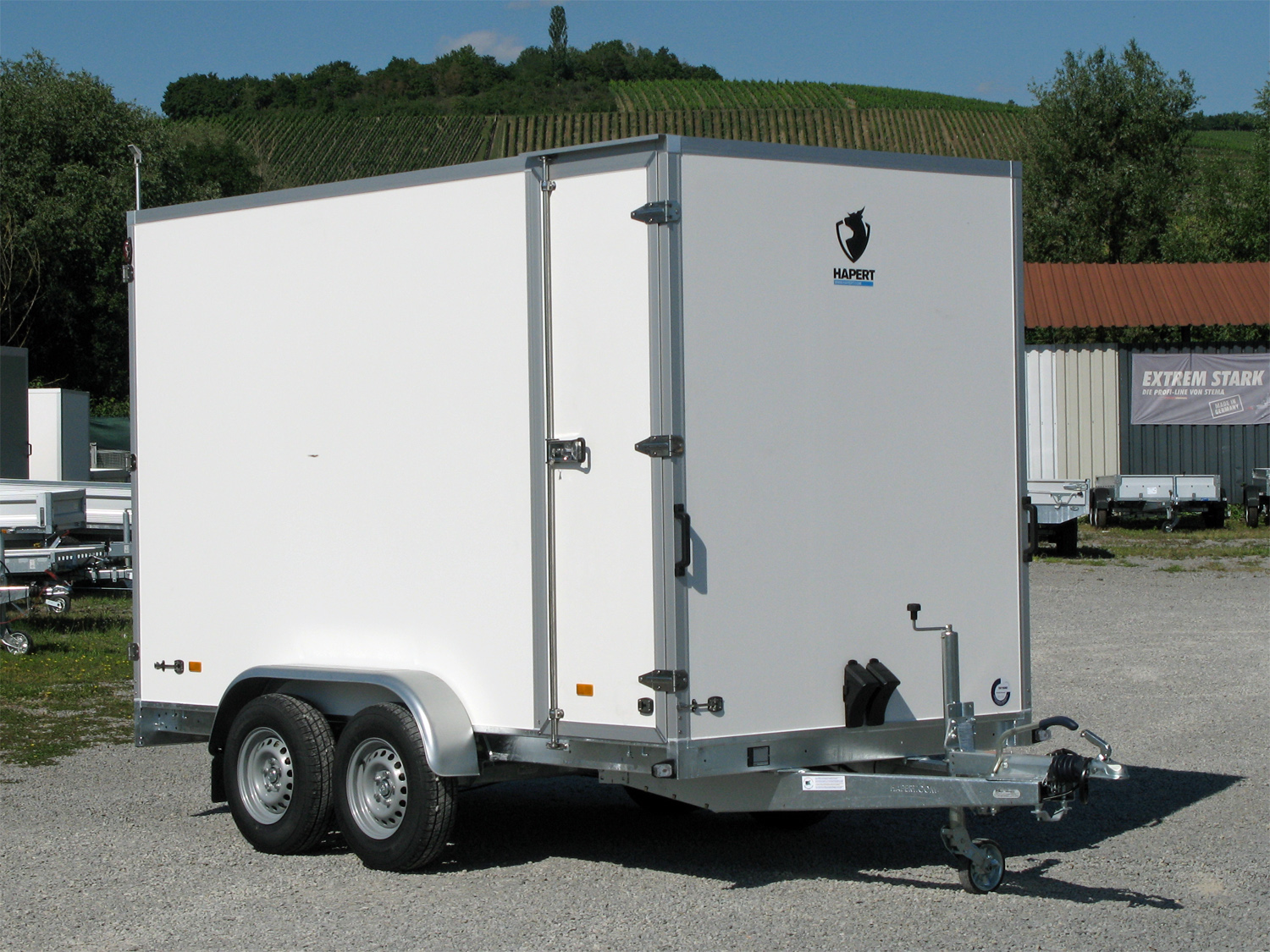 Hapert Sapphire L-2 - 350 x 180 x 210 - Kofferanhänger - 3000 kg Hapert Sapphire L-2 - 350 x 180 x 210 - Kofferanhänger - 3000 kg – Image 1