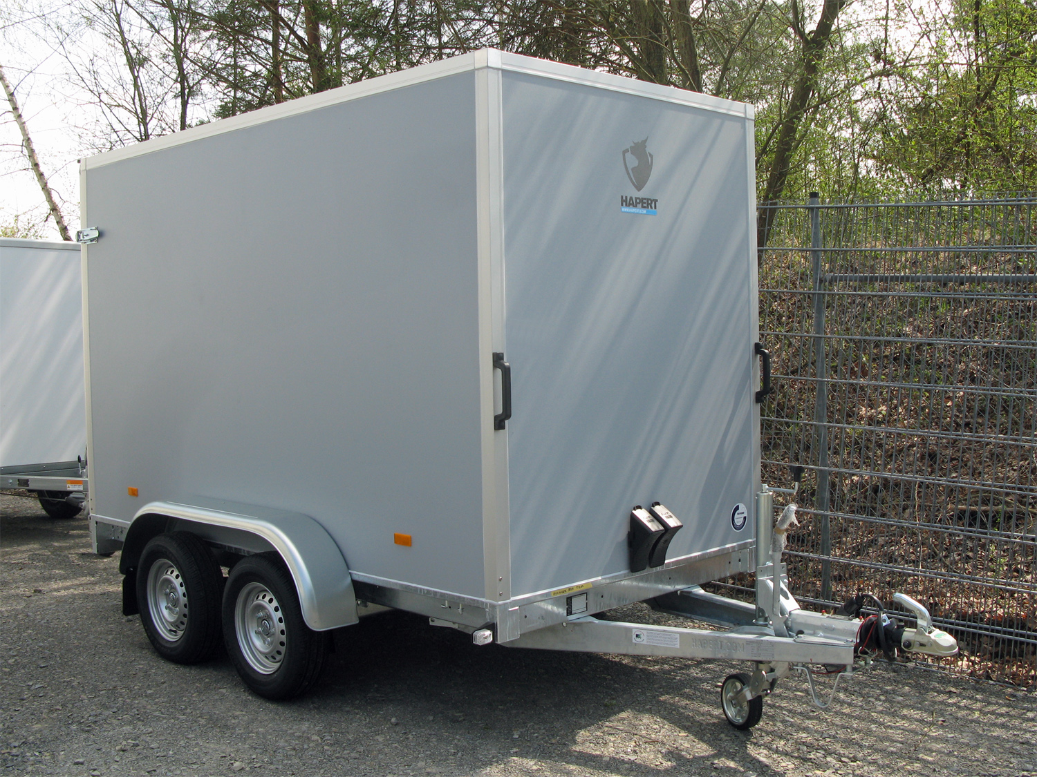 Hapert Sapphire L-2 - Kofferanhänger mit Rampe - 2000 kg Hapert Sapphire L-2 - Kofferanhänger mit Rampe - 2000 kg – Image 1