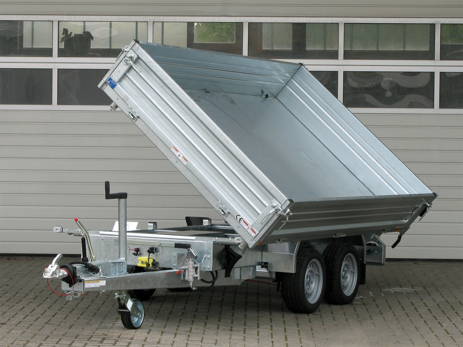 Humbaur HTK 2700.27 STAHL Fuhrmann - 3-Seiten-Kipper - 2700 kg Humbaur HTK 2700.27 STAHL Fuhrmann - 3-Seiten-Kipper - 2700 kg – Image 1