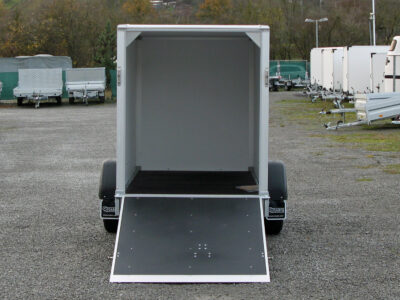 Saris DV135 mit Rampe und Seitentüre - Kofferanhänger - 1350 kg – Image 11