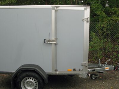 Saris DV135 mit Rampe und Seitentüre - Kofferanhänger - 1350 kg – Image 26
