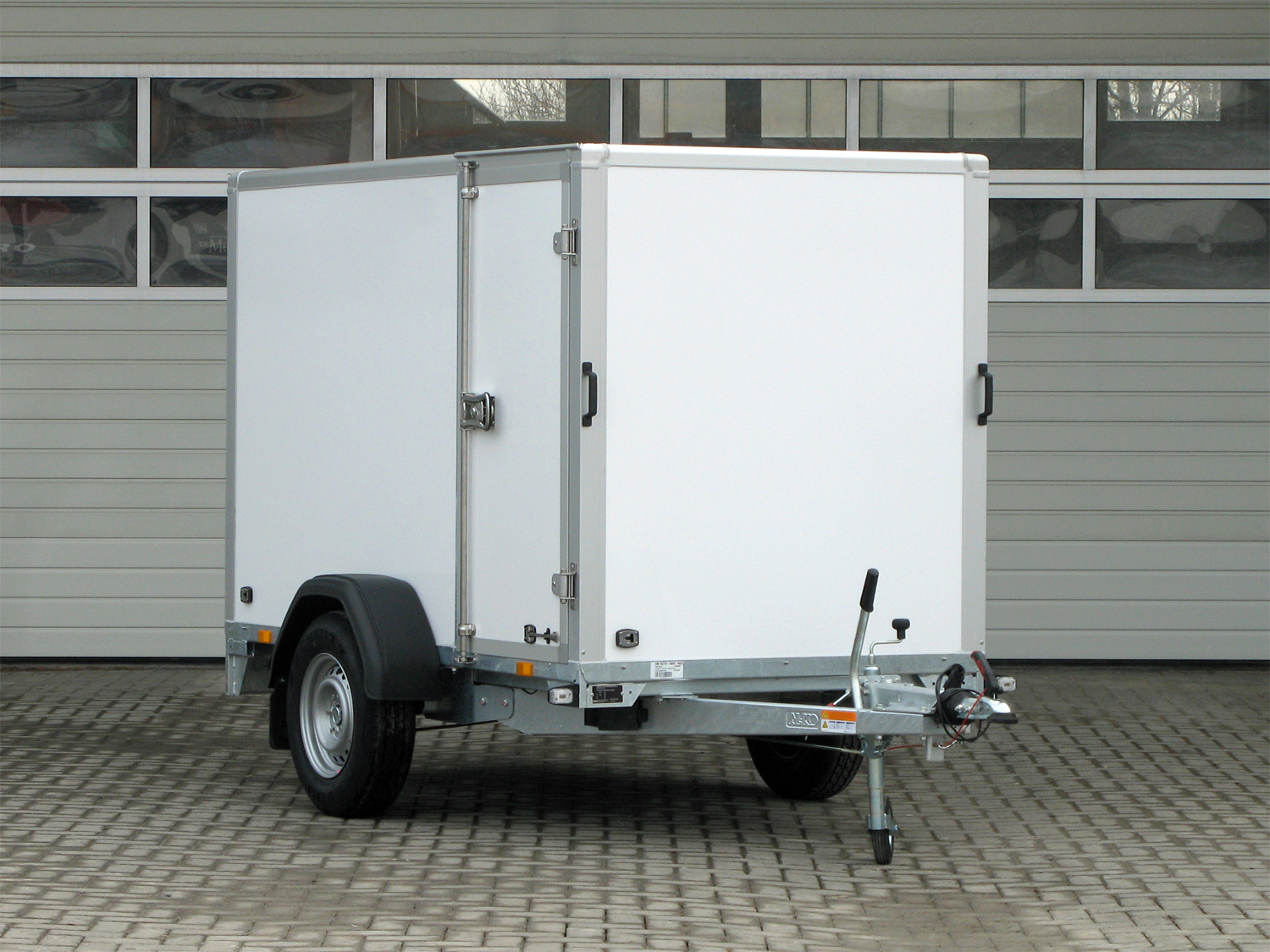 Saris GO 256-134-150-1350 - DV135 - Kofferanhänger - 1350 kg Saris GO 256-134-150-1350 - DV135 - Kofferanhänger - 1350 kg – Image 1