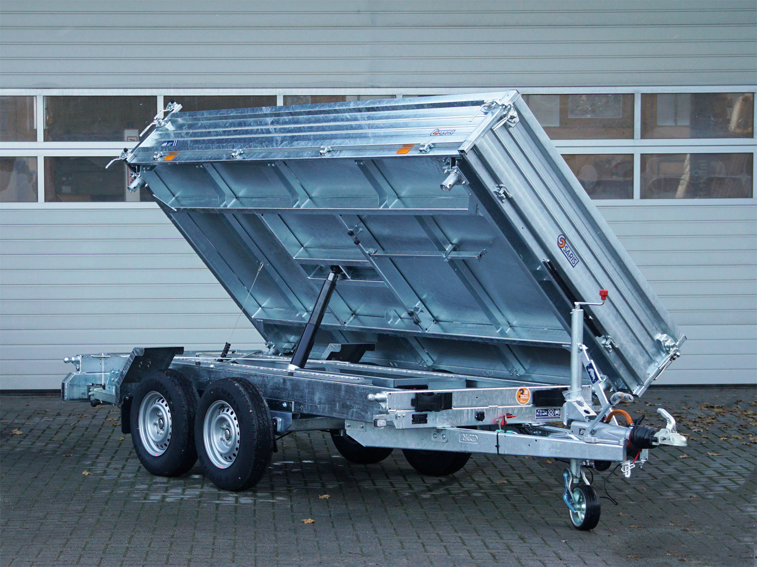 Saris K3 360 176 3000 2 HDS E - 3-Seiten-Kipper - 3500 kg Saris K3 360 176 3000 2 HDS E - 3-Seiten-Kipper - 3500 kg – Bild 1