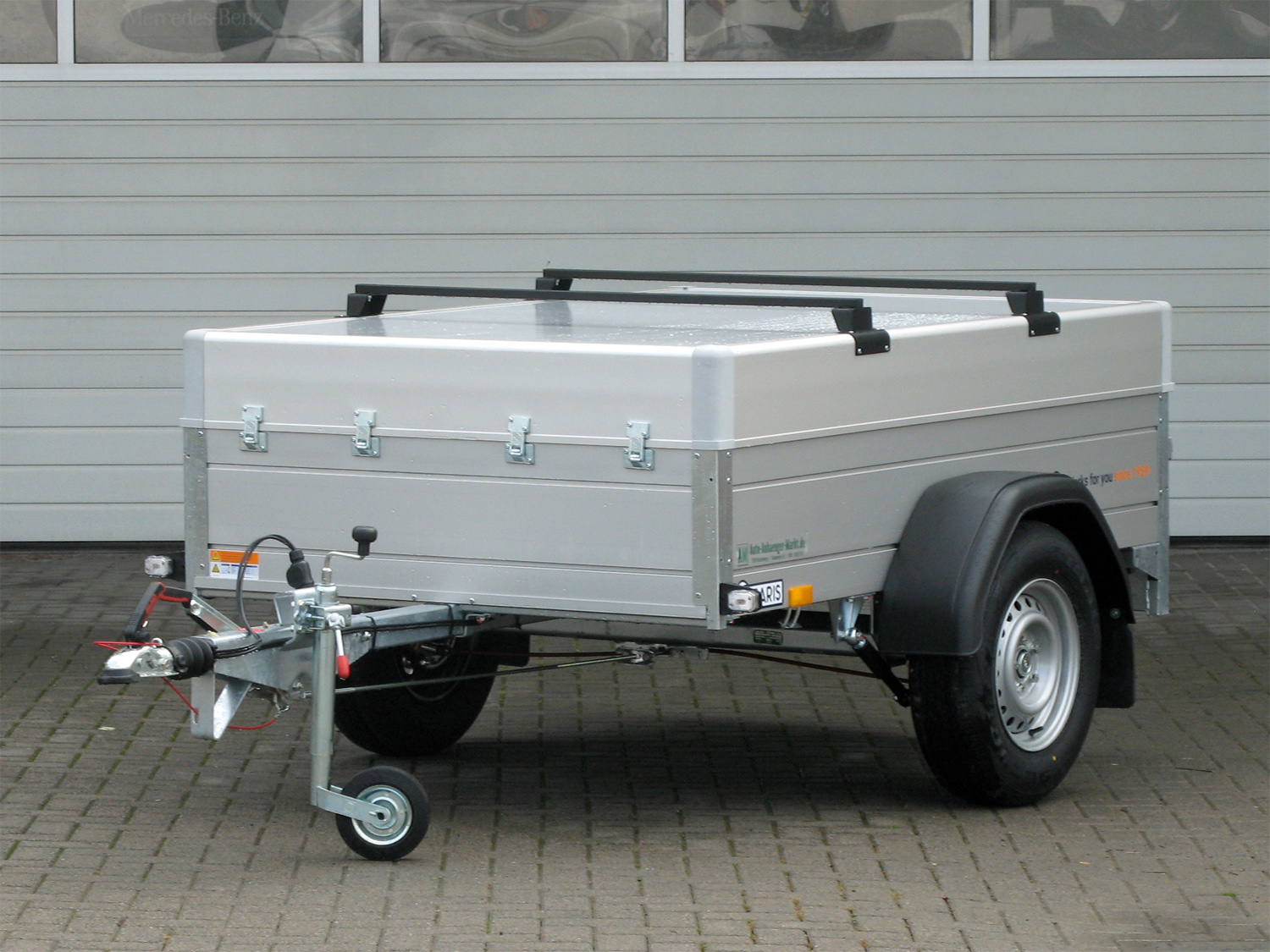 Saris McAlu Comfort 205 133 1350 1 - Deckelanhänger - 1350 kg Saris McAlu Comfort 205 133 1350 1 - Deckelanhänger - 1350 kg – Bild 1
