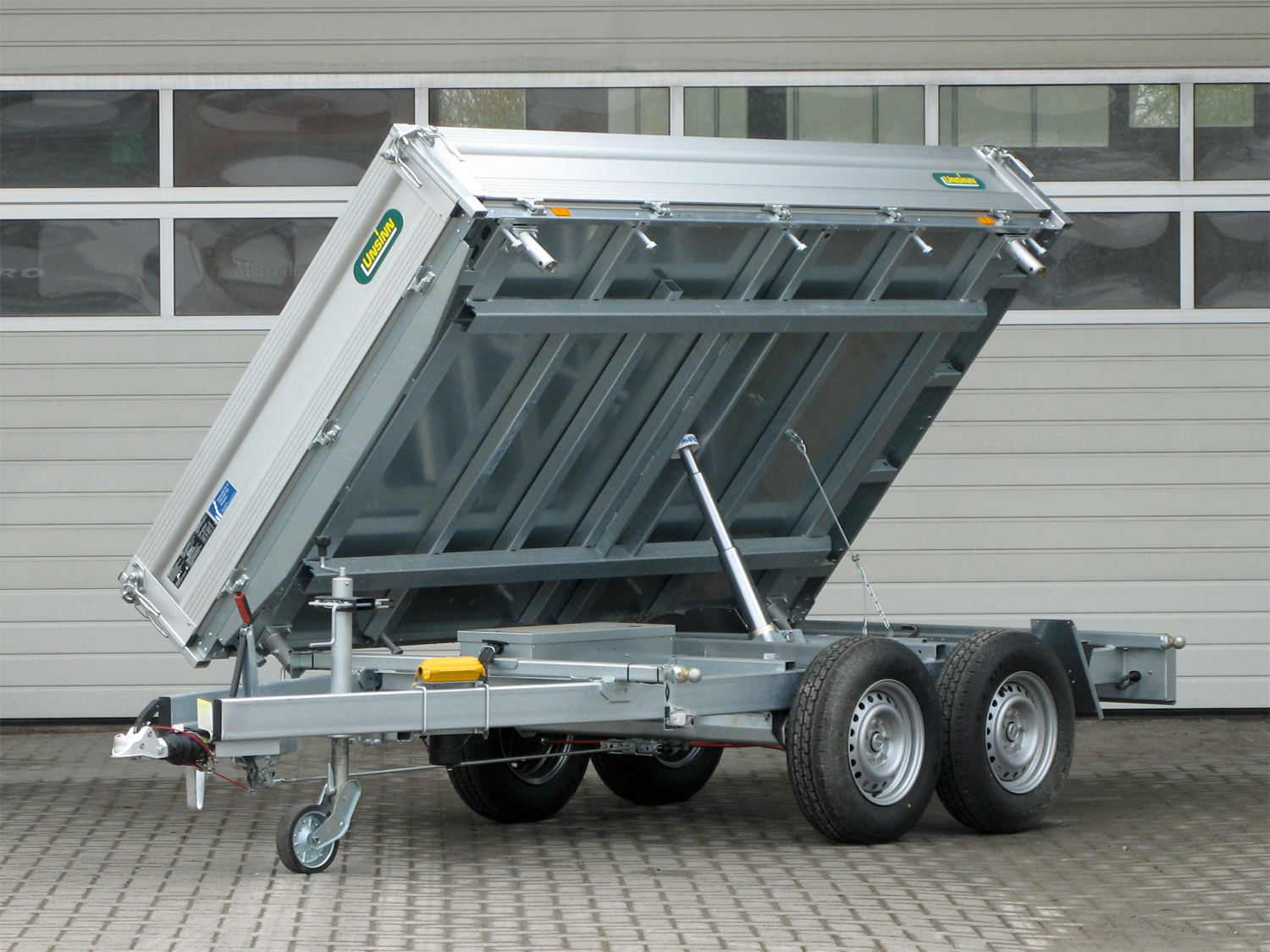 Unsinn UDK 3020-35-13 - 3-Seiten-Kipper - 3500 kg - UDK 3530-13-2040 Unsinn UDK 3020-35-13 - 3-Seiten-Kipper - 3500 kg - UDK 3530-13-2040 – Image 1