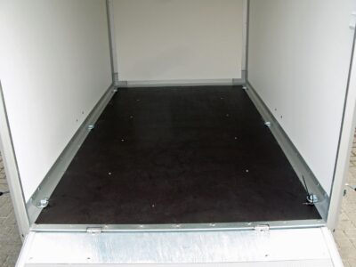 Variant 1315 C2 Edition - Kofferanhänger Seitentüre Rampe - 1350 kg – Image 16
